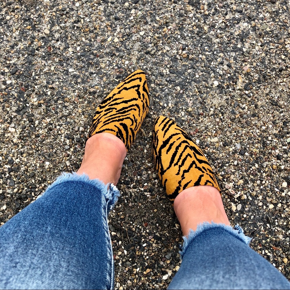 NEW!!! Tiger Print Loafer Slide Mules Slip Ons - Picture 6 of 8
